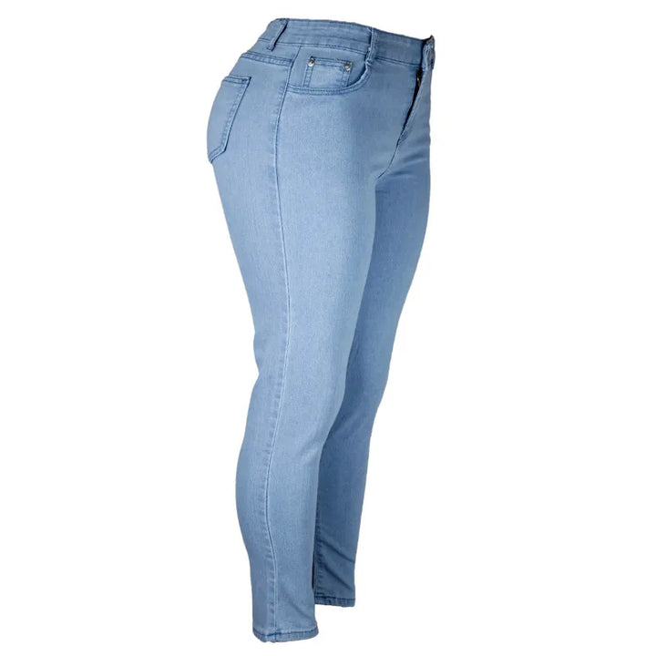 Figurbetonte Damen Röhrenjeans in Übergröße, Stretchmaterial für hohen Tragekomfort und modischen Look.