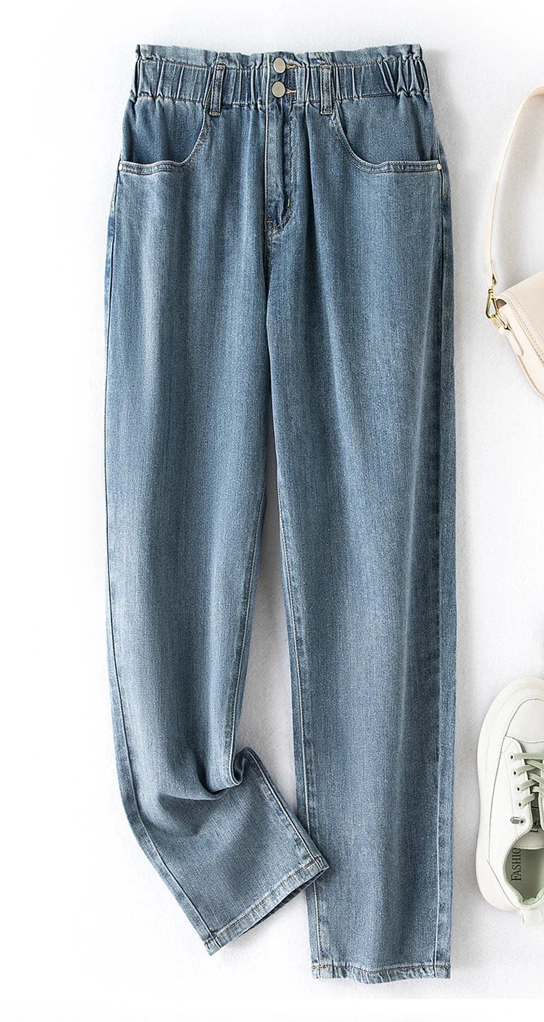 Bequeme Plus Size Stretch-Jeans für Damen, hoher Bund, Mom Jeans Stil, hellblau.