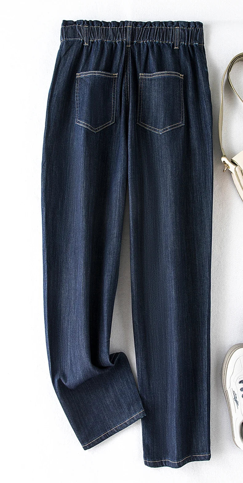 Bequeme Plus Size Stretchhose für Damen, High-Waist, hellblau, Mom Jeans Optik.