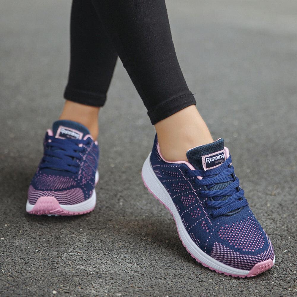 Vielseitige Damen Freizeitschuhe. Bequeme Turnschuhe, die zu jedem Outfit passen, ideal als Ganzjahresschuhe.