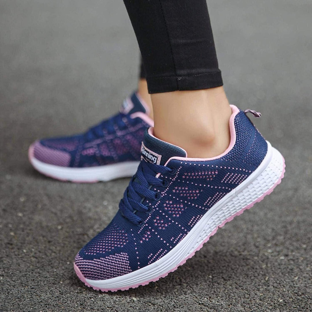 Moderne Fashion Sneaker für Damen. Stilvolle Turnschuhe, die Komfort und Trend für den Alltag vereinen.
