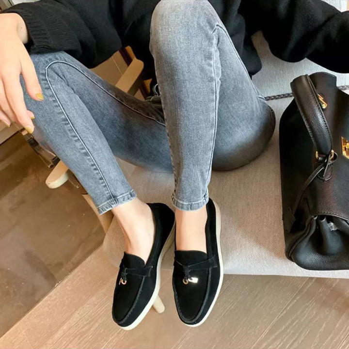 Nahaufnahme des Vivianne Unisex Slippers. Hochwertige, bequeme Komfortschuhe für stilvolle Damen und Herren.