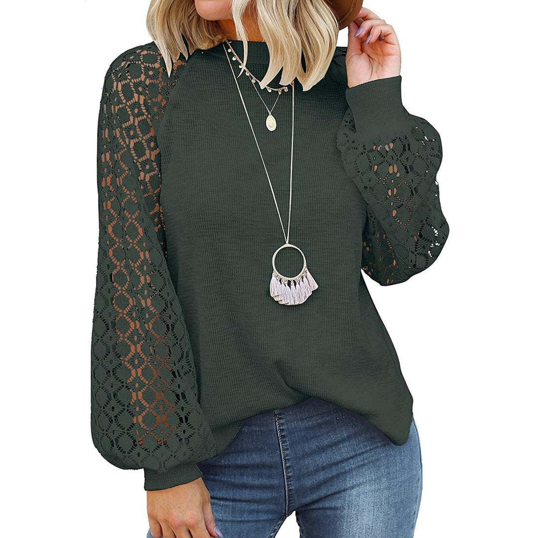 Bequemer Damen Strickpullover Loose-Fit, Langarm. Zeitloses Design für Herbst- und Wintermode.