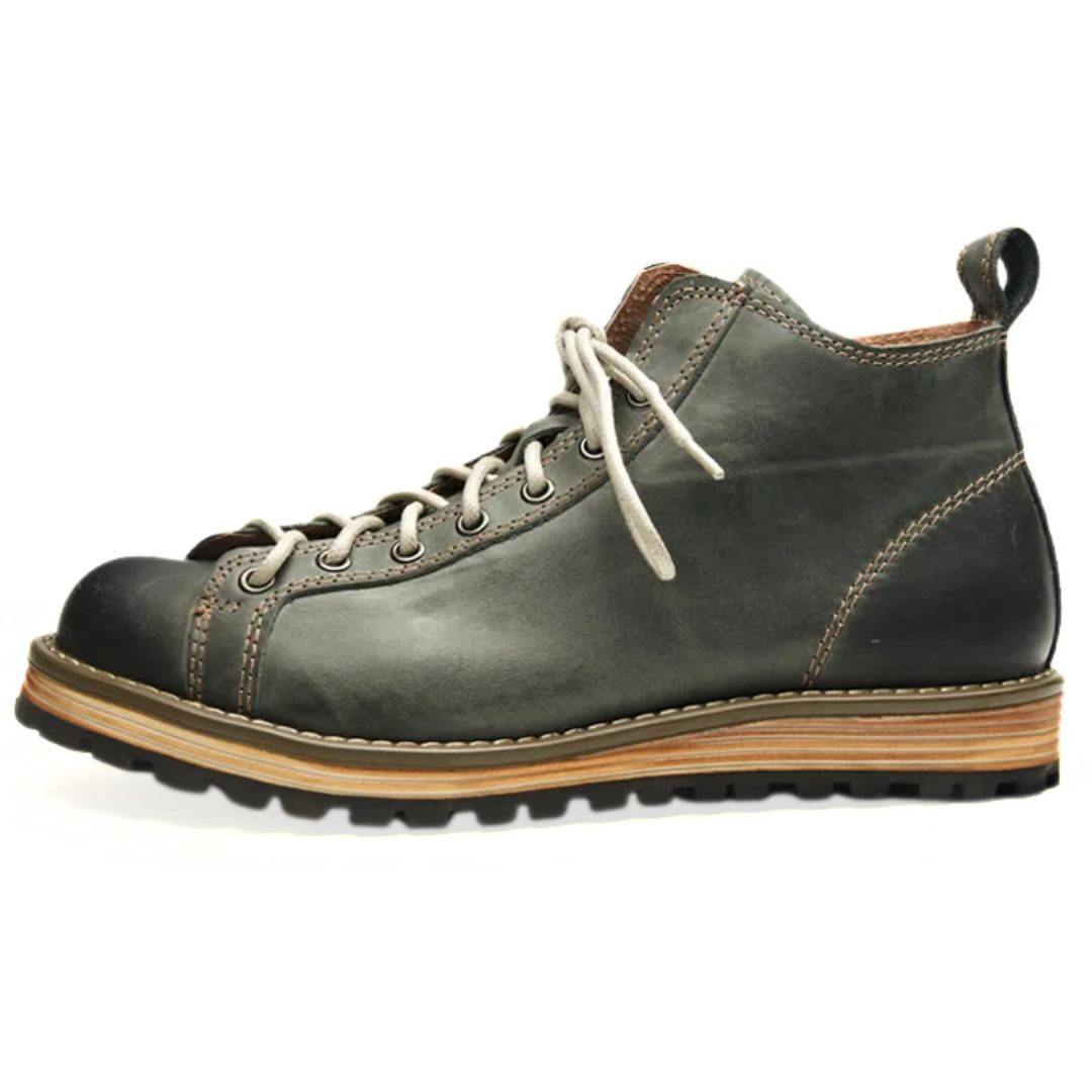 Unisex Trachten-Sneaker für Oktoberfest & Abenteuer. Robuste Stiefel, perfekt für Alltag & Freizeit.