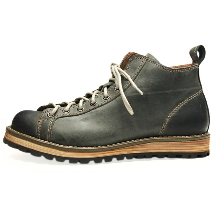 Unisex Trachten-Sneaker für Oktoberfest & Abenteuer. Robuste Stiefel, perfekt für Alltag & Freizeit.