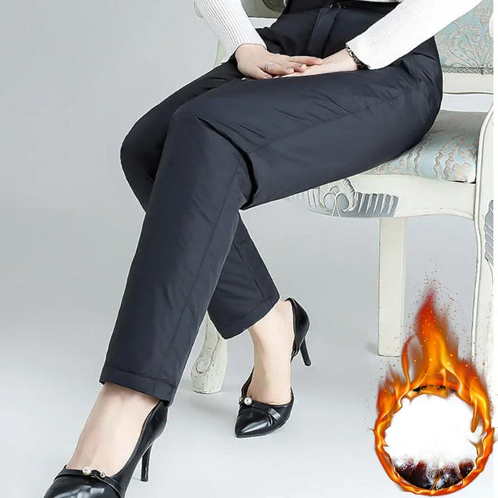 Elegante gerade geschnittene Winterhose für Damen in Übergröße, ideal für Mode & Alltag.
