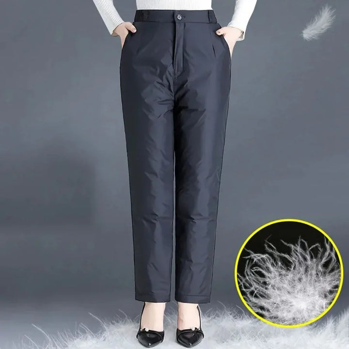 Moderne Straight Fit Winterhose für Damen in Übergröße, warm, bequem & modisch für Herbst/Winter.