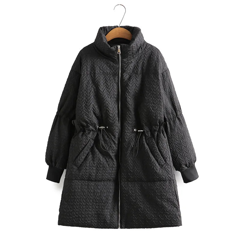 Warmer Khaki Wintermantel für Damen in Großen Größen, komfortabel & modern.