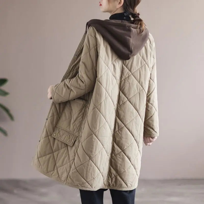 Vielseitiger Damen Wintermantel mit Kapuze, Übergröße. Einreihig, perfekt für Casual oder elegante Herbstlooks.
