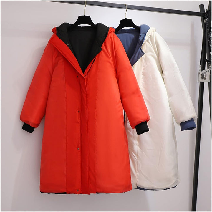 Feminine Damen Winterjacke Plus Size, lang, mit praktischer Kapuze.