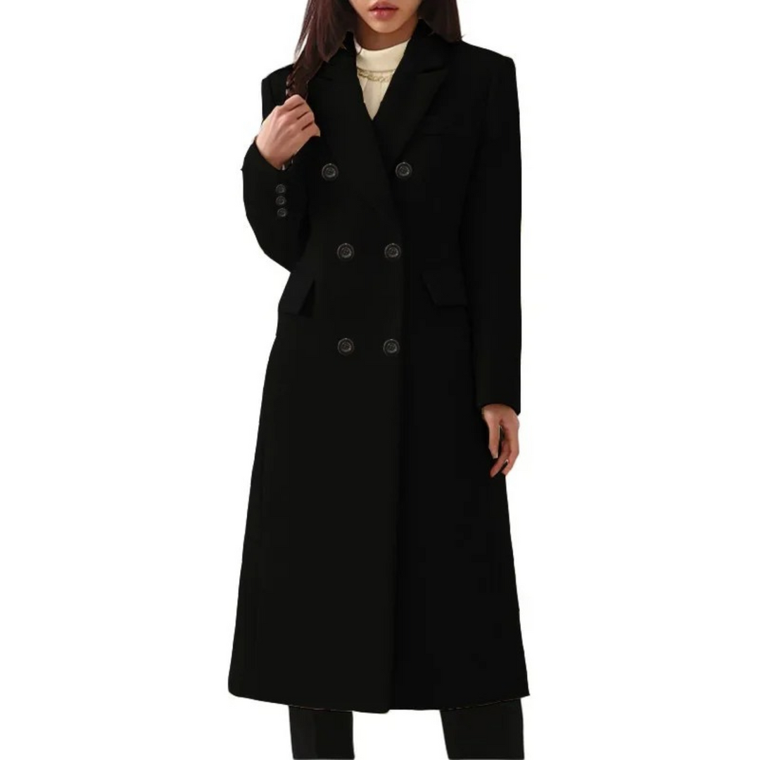 Nahaufnahme eines eleganten Damen Wintermantels mit Doppelkragen. Perfekte lange Oberbekleidung für kalte Tage.