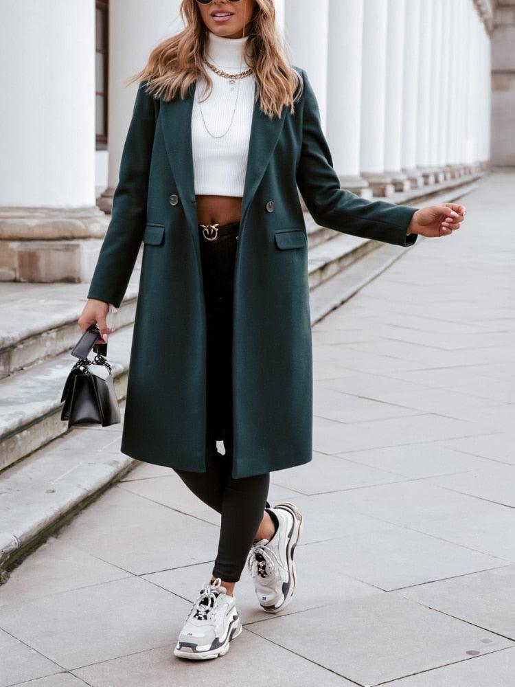 Modischer Damen Mantel, perfekt für den Herbst. Elegant & warm, ideal für stilvolle Frauen.