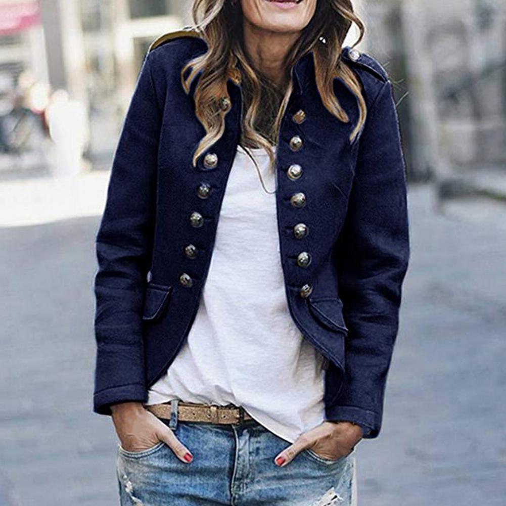 Grüner Damenblazer, stilvolle Businesskleidung für einen professionellen Office Look. Eleganter Frauen Blazer.