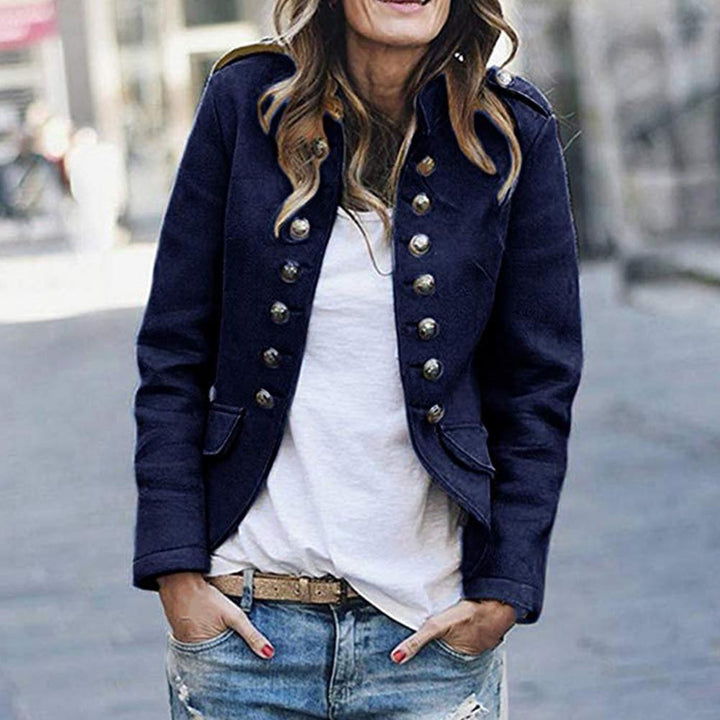 Grüner Damenblazer, stilvolle Businesskleidung für einen professionellen Office Look. Eleganter Frauen Blazer.