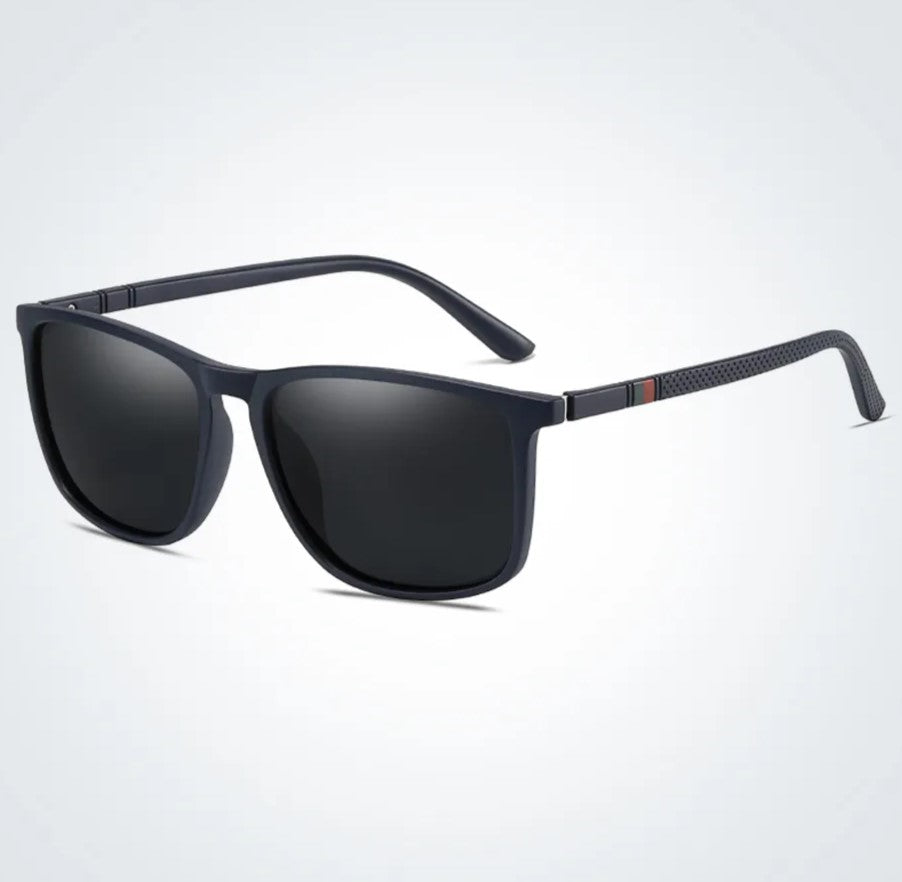 UV400 geschützte, blendfreie quadratische Sonnenbrille unisex, elegantes Mode-Accessoire für sonnige Tage.
