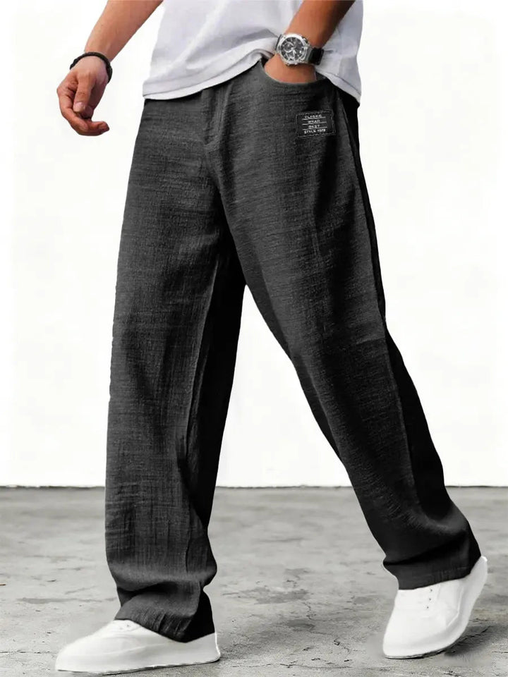 Komfortable Herrenhose mit weitem Bein. Freizeithose mit Kordelzug für Männer, atmungsaktiv & locker, ideal für Sommer.