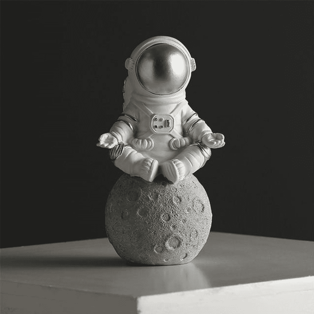 Figur eines Astronauten aus Harz, goldene Rüstung, Weltraum-Traum, für Wohnzimmer-Dekoration.