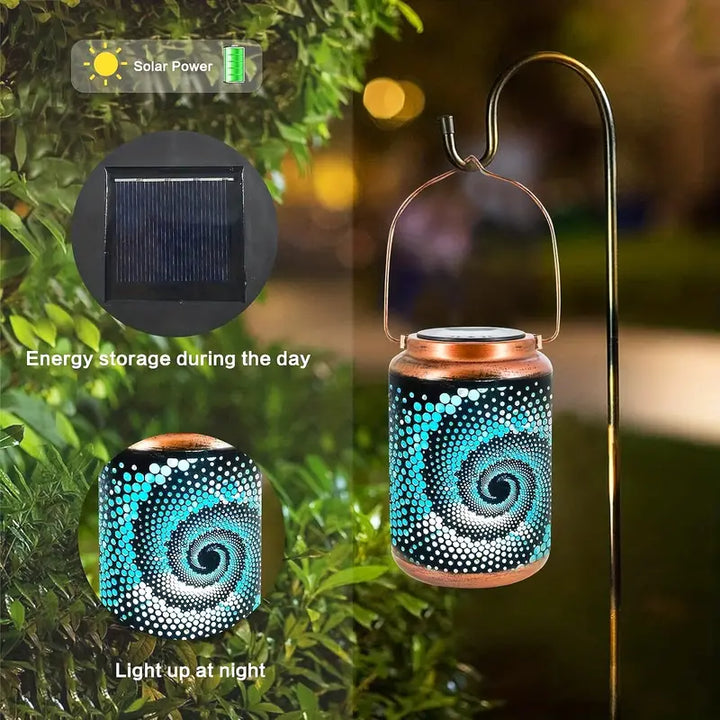 Stilvolle Solar-Gartenlampe als Outdoor-Laterne, perfekt für Garten-Dekoration und Ambientebeleuchtung auf der Terrasse.