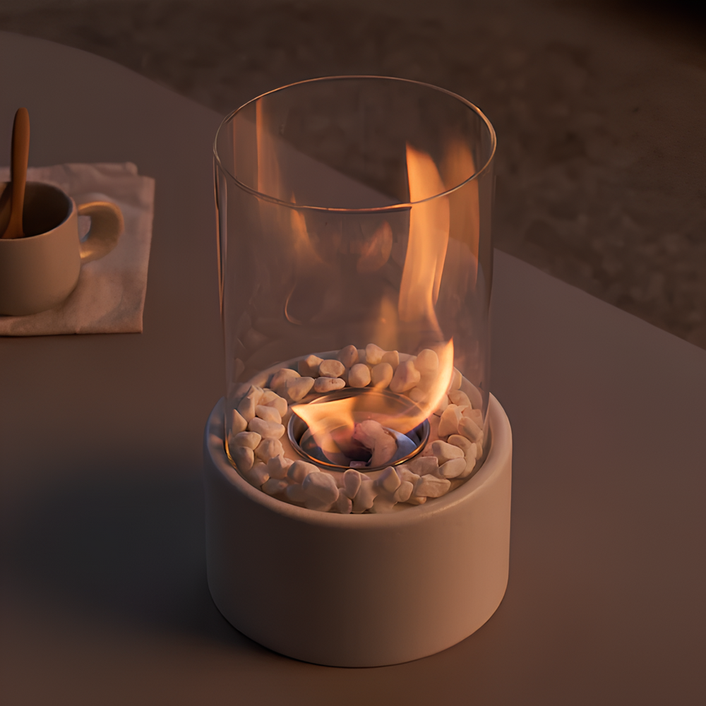 Elegante Dekolampe mit Flammenlicht; Metall-Glas-Design für romantisches Ambiente.