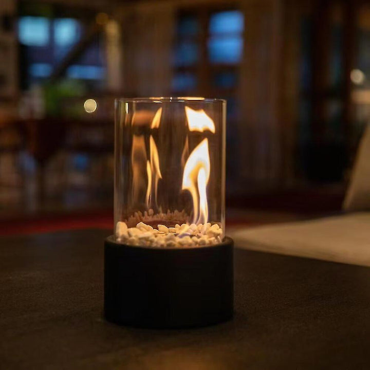 Romantische Dekolampe mit echtem Flammenlicht; Metall-Glas-Design.