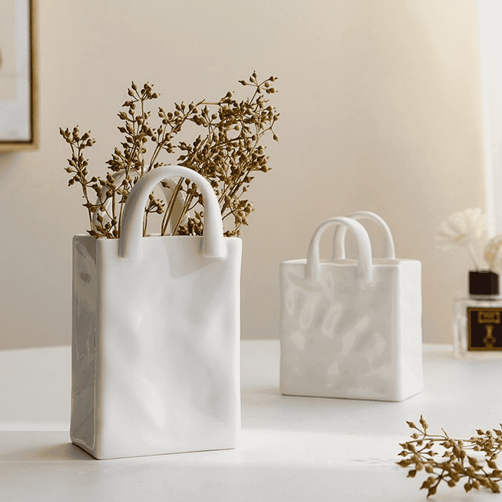 Praktische Handtaschen Blumenvase, aus Porzellan, vielseitig nutzbar als Deko & Organizer in jedem Raum.