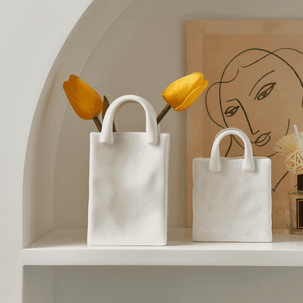 Designer Handtaschenvase aus Porzellan, elegante Dekoration für Ihr modernes Wohnzimmer Ambiente.