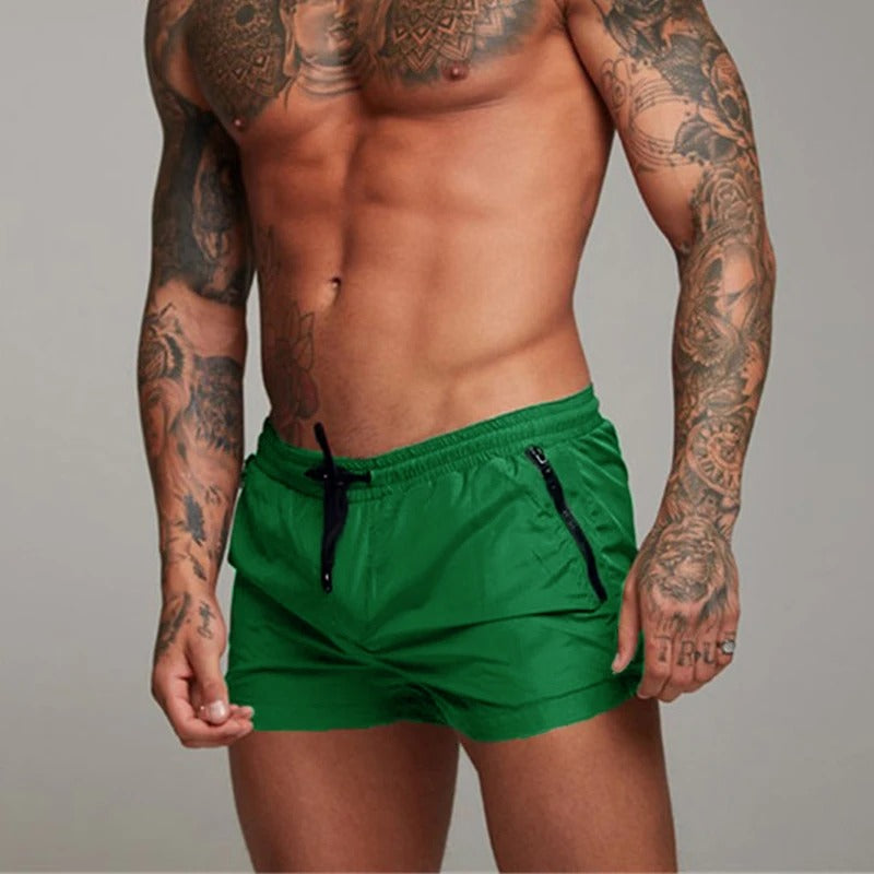 Herren Badeshorts, schnelltrocknend & bequem. Die ideale Sportbekleidung für Strand & Wassersport.