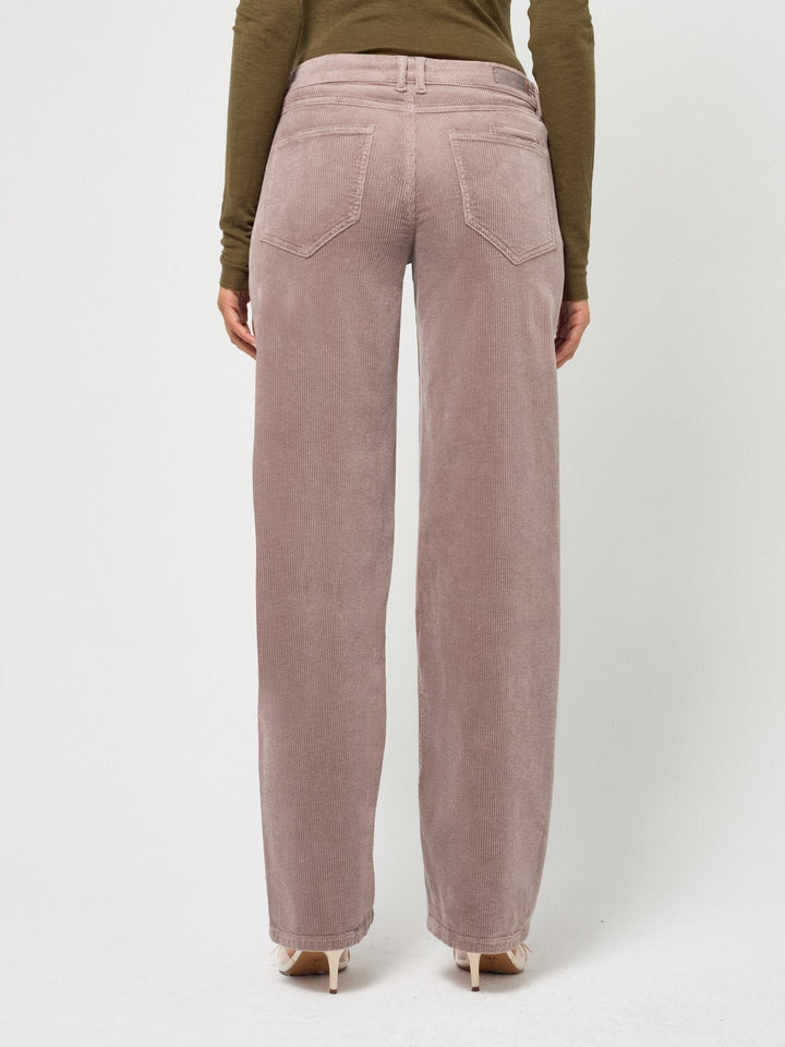 Low-Rise Damen Stretch Hose in lockerer Passform, perfekt für Komfort.