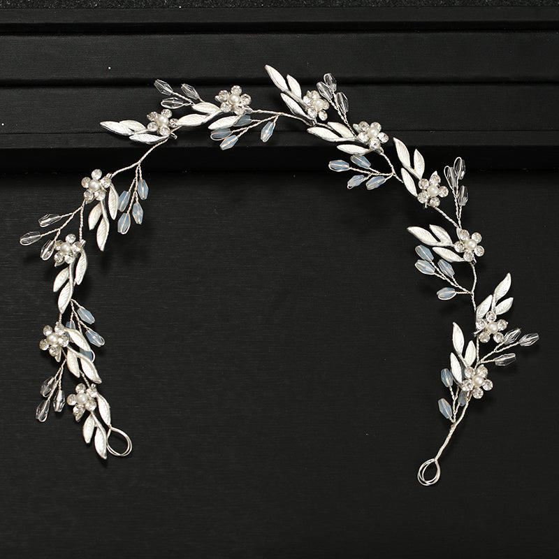 Festliches Damen Kristall Haarband mit Blumen, ideal als eleganter Haarschmuck für Hochzeiten, Partys oder besondere Anlässe.