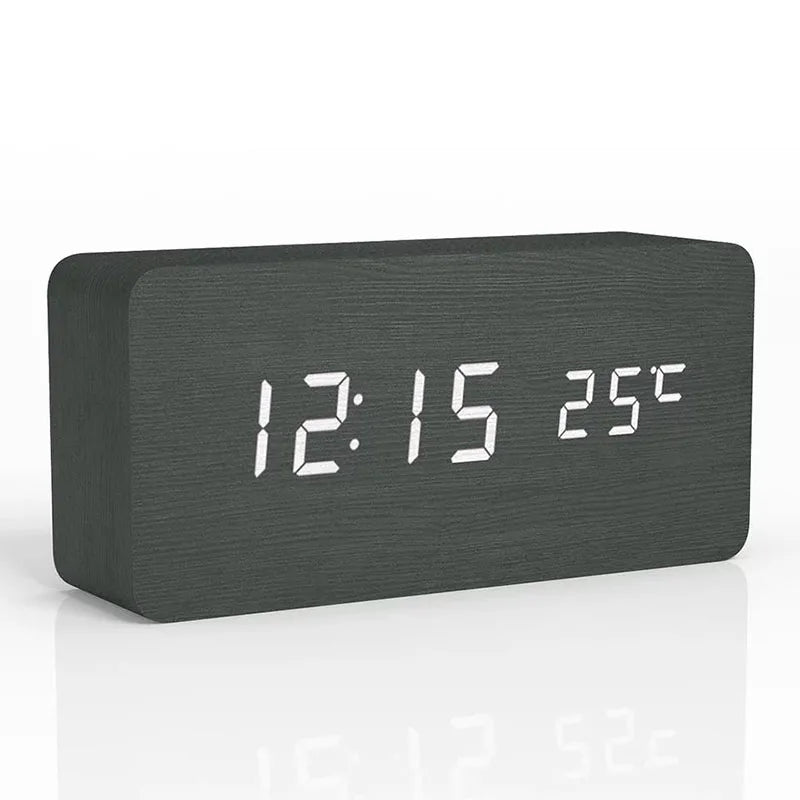 Digitaler Holzwecker mit LED-Anzeige, perfekt für moderne Schlafzimmer. Lautlos & stilvolles Design.