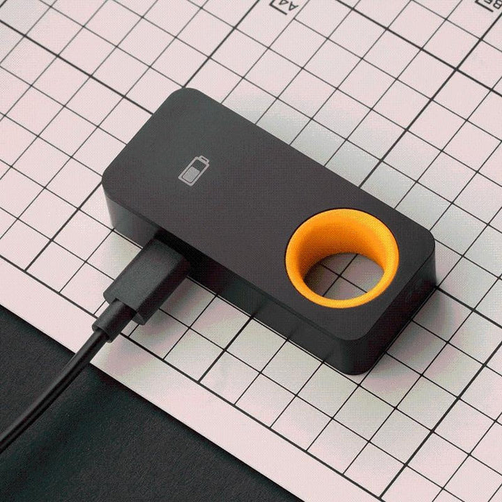 Ergonomisches Laser-Entfernungsmessgerät 30m für Handwerker, schnelles und smartes Messen.