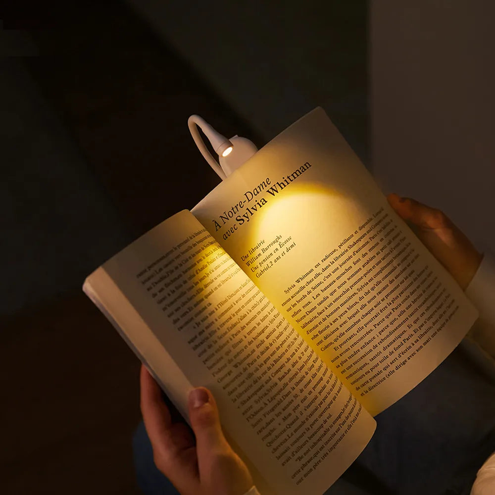 Dimmbare LED Buchlampe mit flexiblem Clip für komfortables, augenfreundliches Lesen. Ideal für Bett & Schreibtisch.