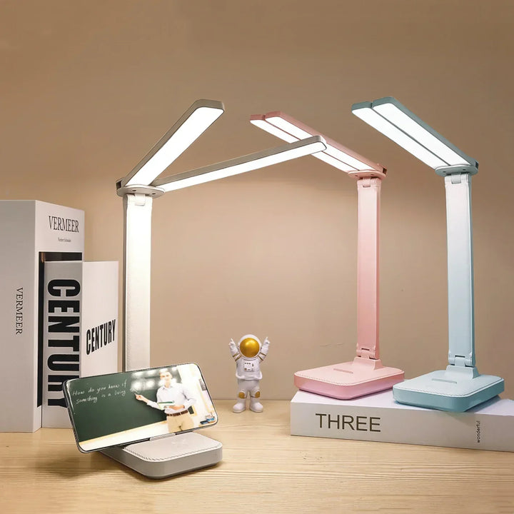 Dimmbare LED Schreibtischlampe, modern, augenfreundlich, ideal für Büro und Lesebereich.
