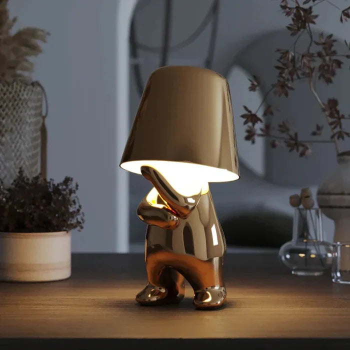 Schaffen Sie eine entspannte Stimmung mit dieser dimmbaren LED Tischlampe und ihrem sanften Licht.