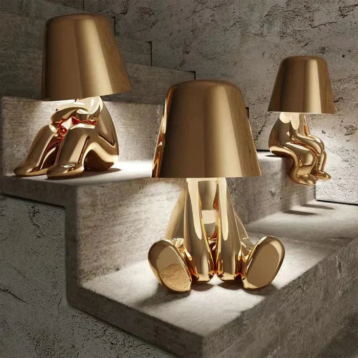Dimmbare LED Tischlampe mit einstellbarer Helligkeit. Perfekt für jede Stimmung und Tageszeit.