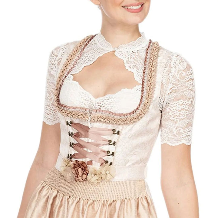 Elegante weiße Dirndlbluse Katherina mit schickem Ausschnitt, perfekt als Dirndl-Accessoire für Damen.