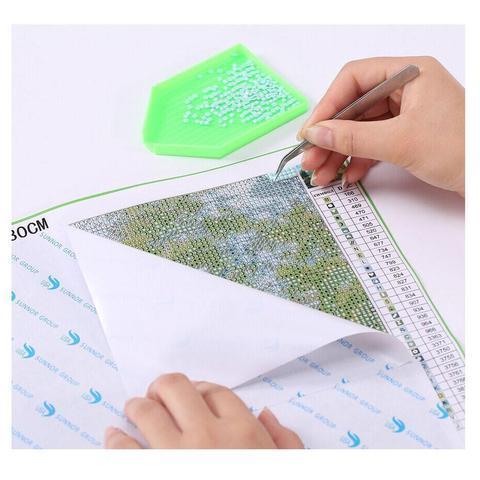 Funkelnder Chinesischer Baum als Diamant Gemälde. DIY Edelstein-Malset für kreative Wanddeko.