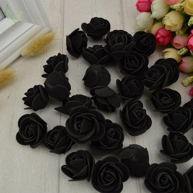 Süßer Rosenbär aus Schaumrosen, eine charmante Deko für jedes Zuhause oder als Geschenk.