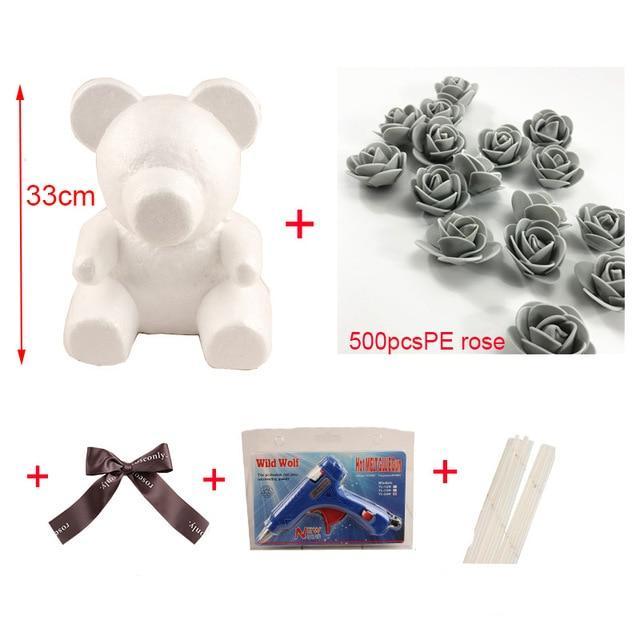 Fertigen Sie Ihren eigenen Rosenbären. Dieses DIY Geschenkset mit Rosen ist perfekt für Bastelfreunde und Liebe.