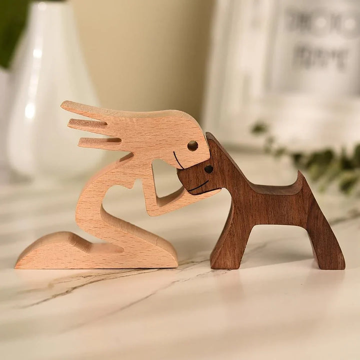Exklusive handgeschnitzte Hundeskulptur aus Massivholz, ideales Geschenk für Tierfreunde und anspruchsvolle Deko.