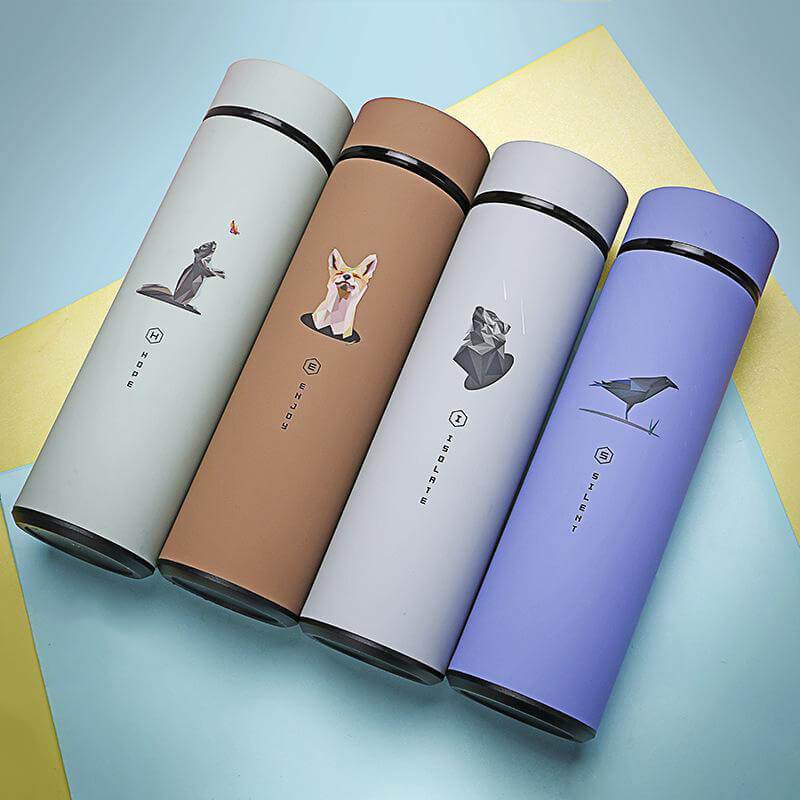 Doppelwandige Edelstahl-Thermosflasche 500ml für heiße und kalte Getränke. Ideal für Reise & Büro.
