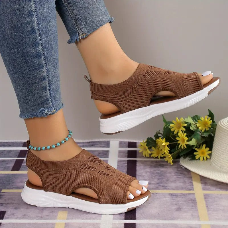 Komfortable Damen Sandalen, orthopädisch. Bieten Fußgewölbestütze und sind leicht für den Sommer.