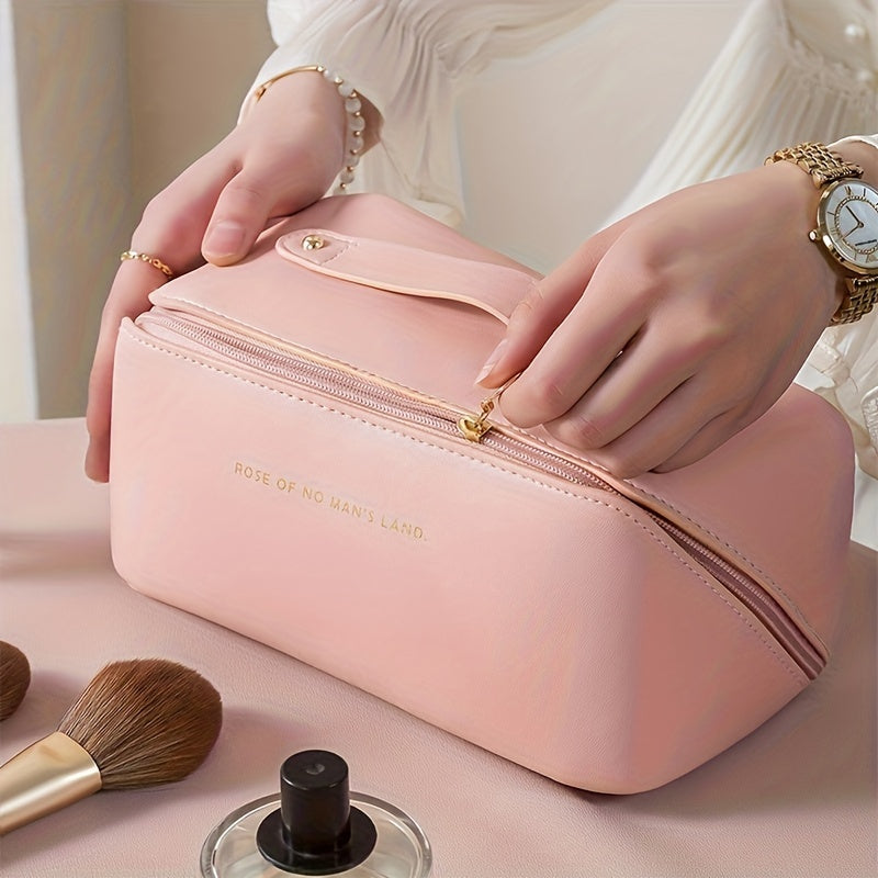 Nahaufnahme: Robuster Reißverschluss am luxuriösen Damen Make-up Organizer, sicherer Reisebegleiter.