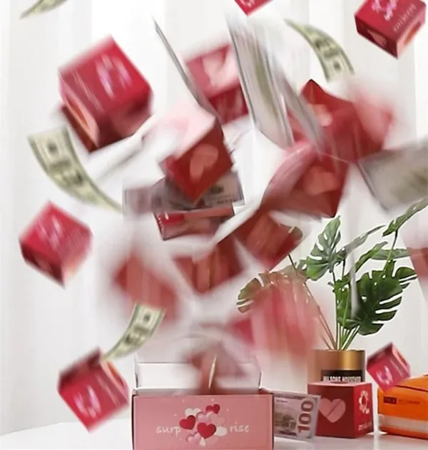 Geschenkbox mit Überraschungseffekt, die Freude bereitet und jedes Präsent festlich verpackt.