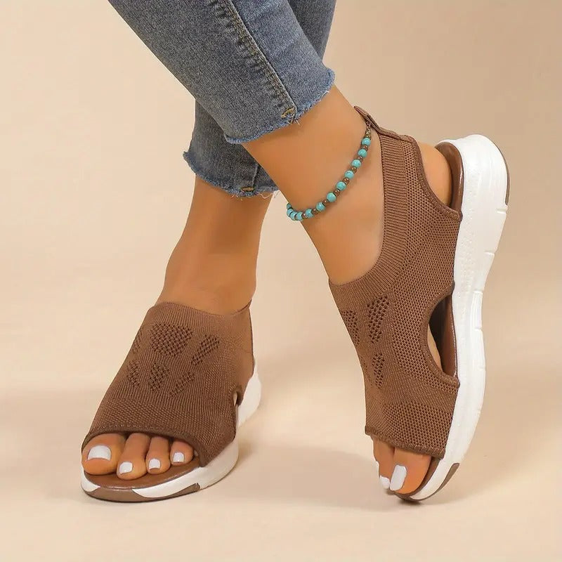 Leichte Damenschuhe: orthopädische Komfort Sandalen. Ideal als Alltagsschuhe mit Fußgewölbestütze.