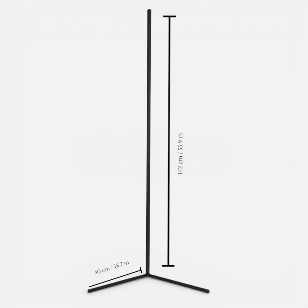Zeitlose LED Stehlampe, modern und energiesparend. Dimmbar per Fernbedienung für jedes Ambiente.