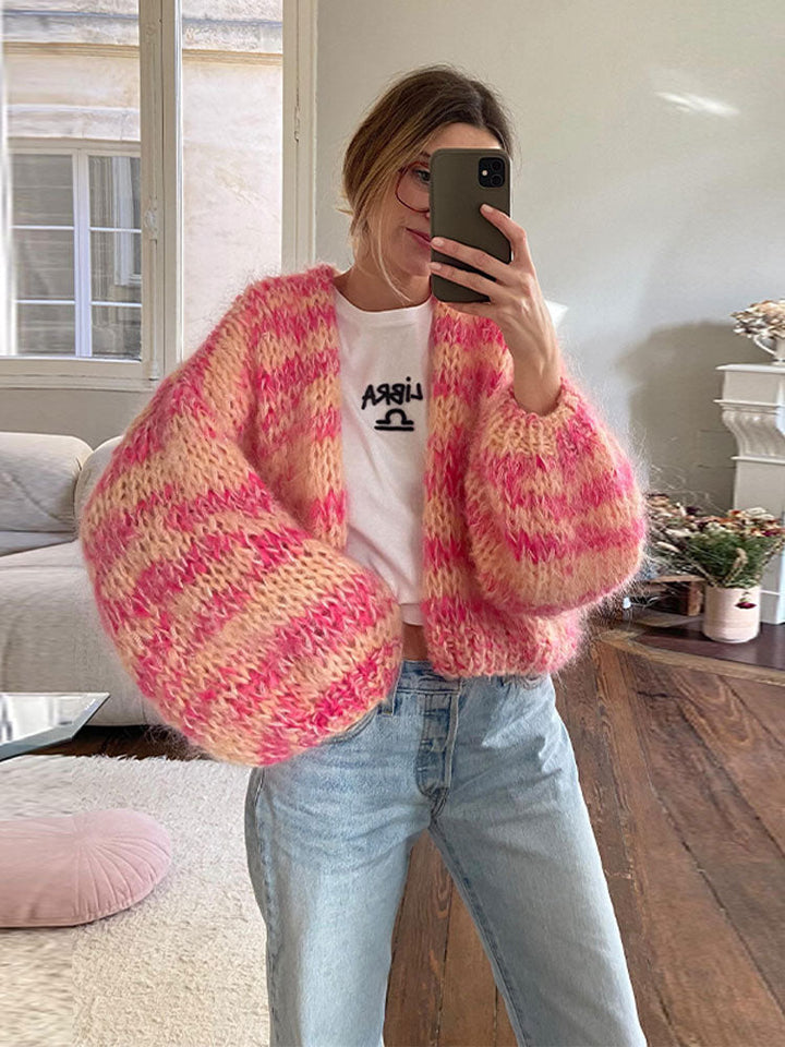 Warmer Damen Strickpullover, weich & bequem, perfekt für kalte Winterabende.