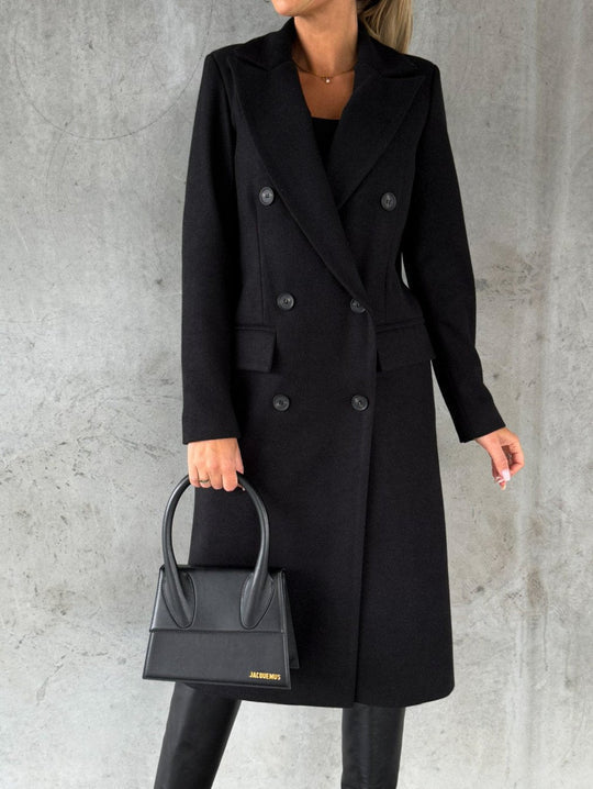 Klassischer, eleganter Damen Herbstmantel als stilvolle Oberbekleidung, sorgt für Wärme im Winter.