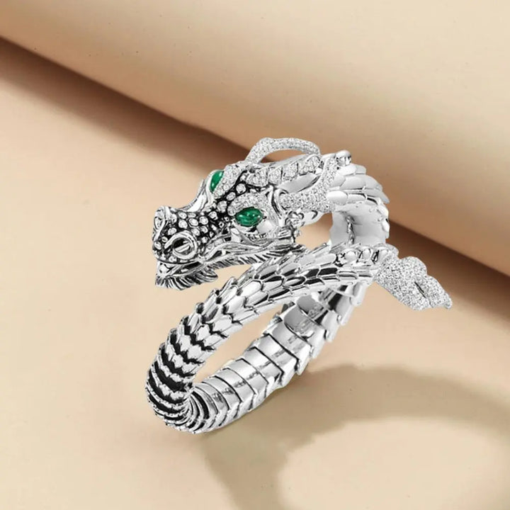 Glänzender Drachenring aus Sterlingsilber mit Zirkonia, Unisex-Design als Fantasy- und Statement-Schmuck.