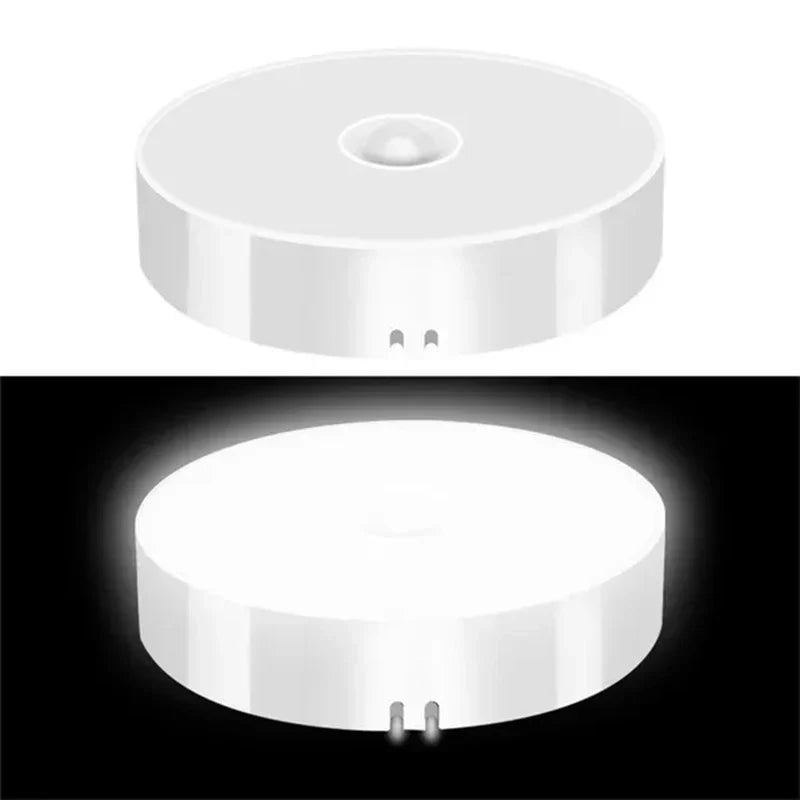 Helles LED Bewegungsmelder Nachtlicht, kabellos mit Magnethalterung. Ideale Hausbeleuchtung.